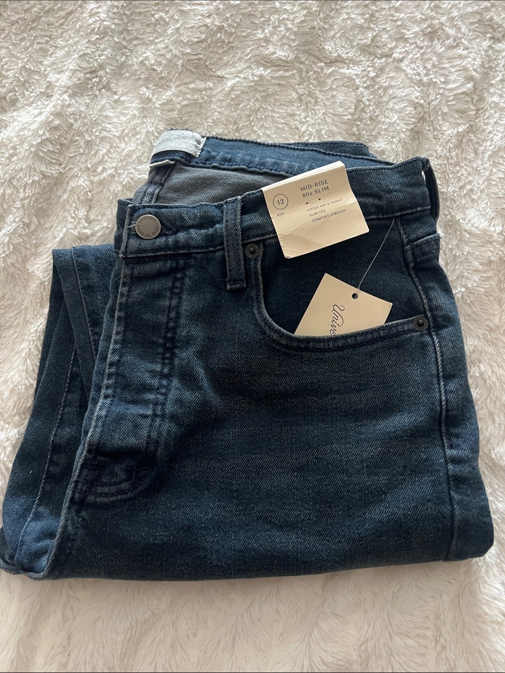 Universal Thread Mid-Rise Slim Jeans in Dark Wash Blue-L3